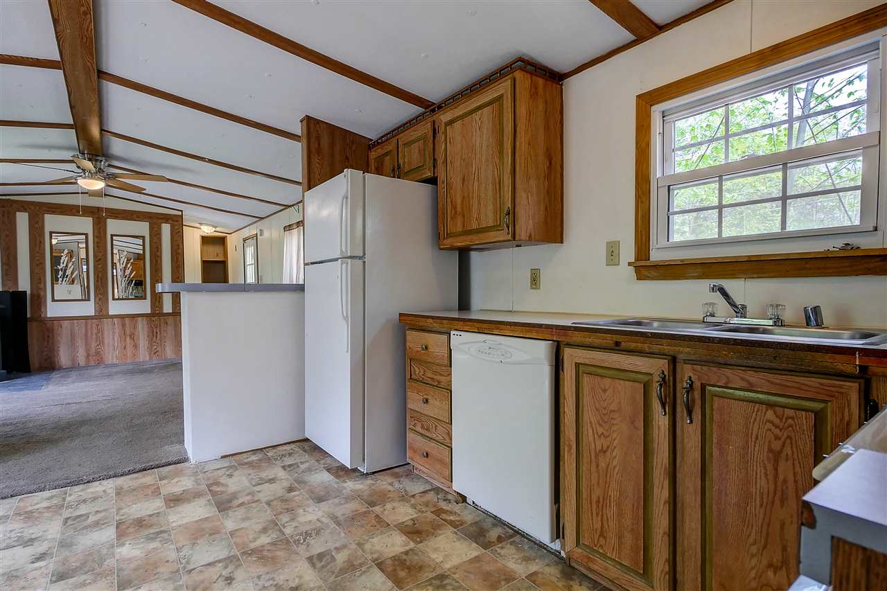 36 Elizabeth Road Sandown, NH 03873 - Photo 9 of 26
