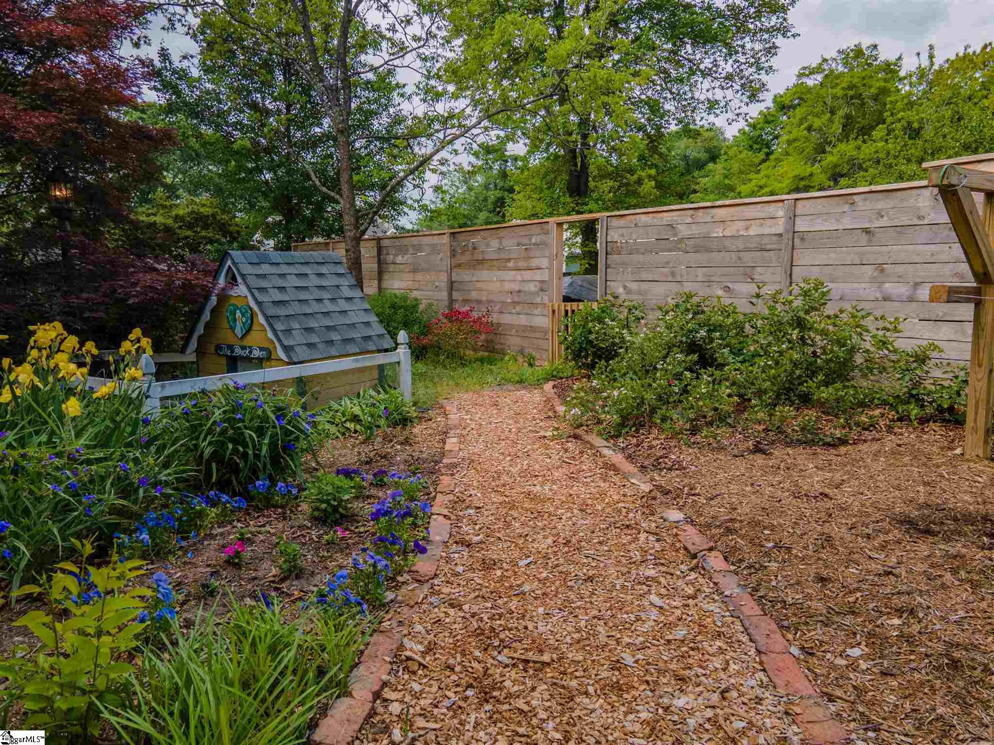 607 West Parker Road Greenville, SC 29611 - Photo 6 of 36 Gallery Image 6