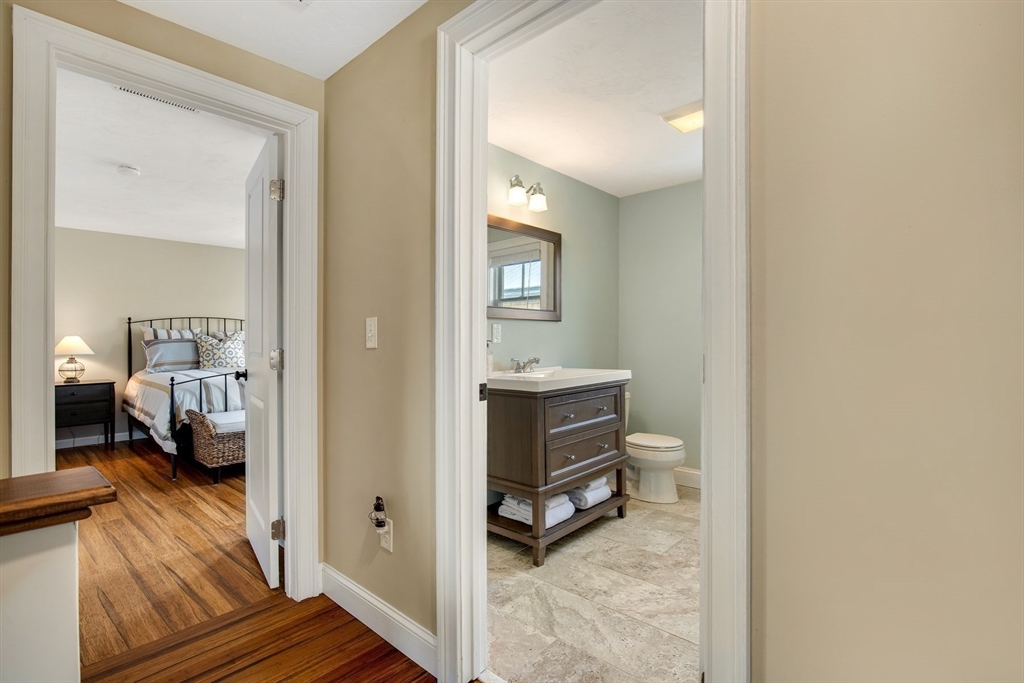 9 Country Lane Dennis, MA 02639 - Photo 25 of 37