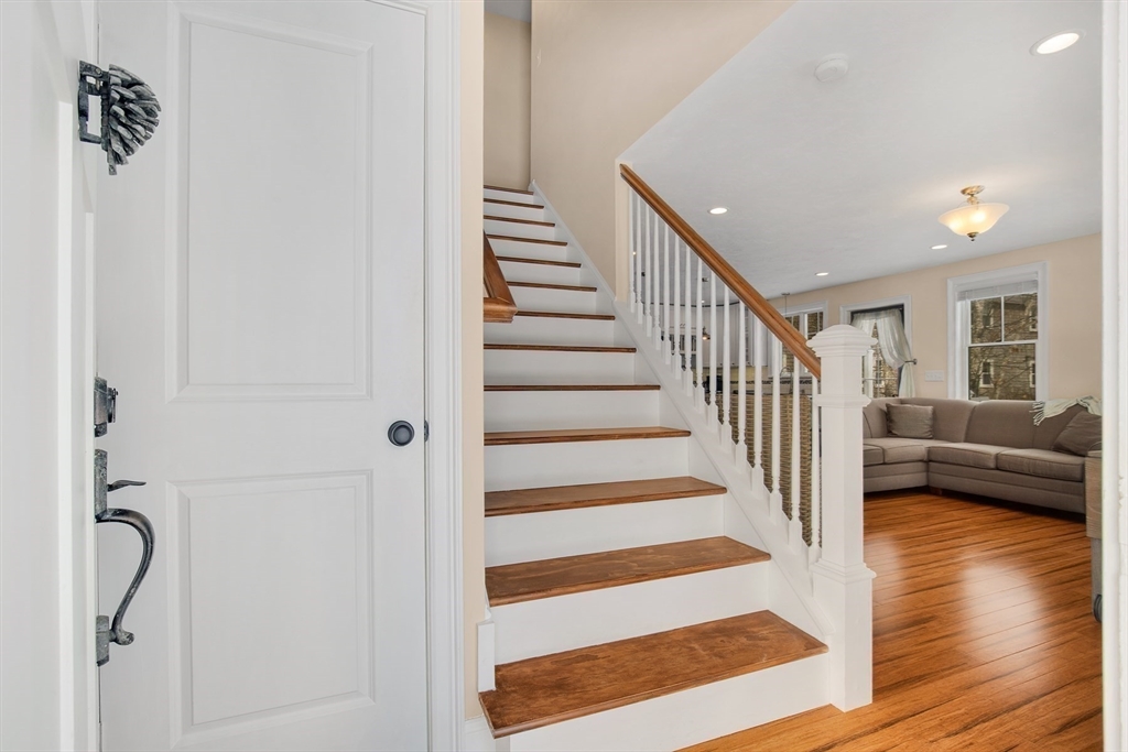 9 Country Lane Dennis, MA 02639 - Photo 5 of 37