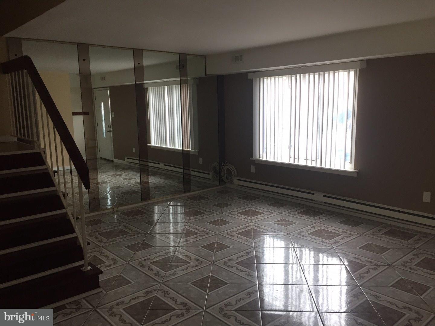 11 Dover Court Clementon, NJ 08021 - Photo 3 of 13