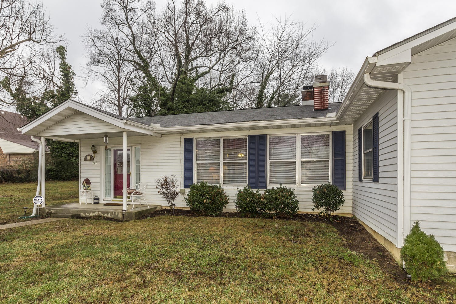 101 Parsons Road Oak Ridge, TN 37830 - Photo 1 of 31 front view of a house with a yard