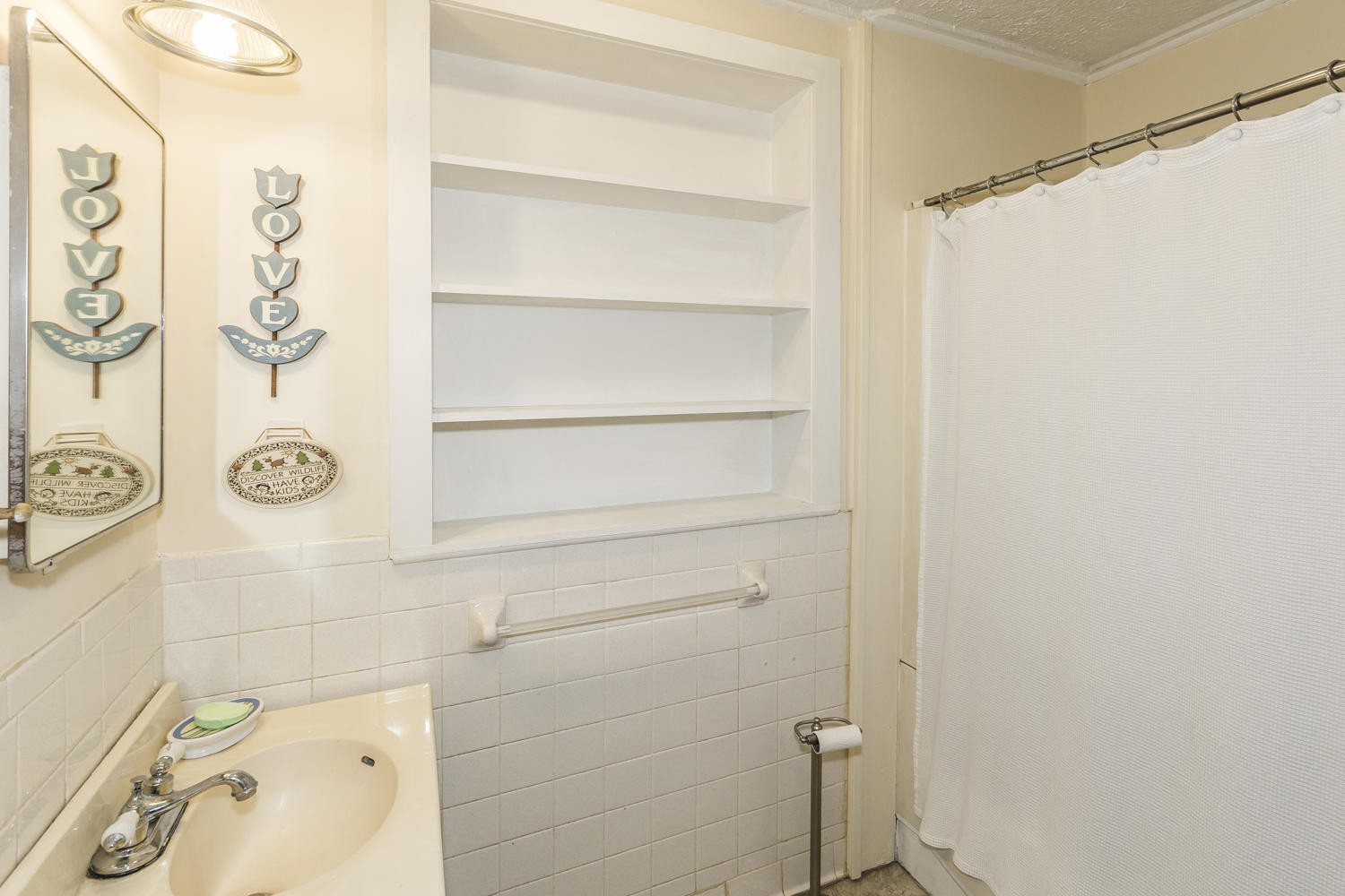 101 Parsons Road Oak Ridge, TN 37830 - Photo 31 of 31 a bathroom with a shower
