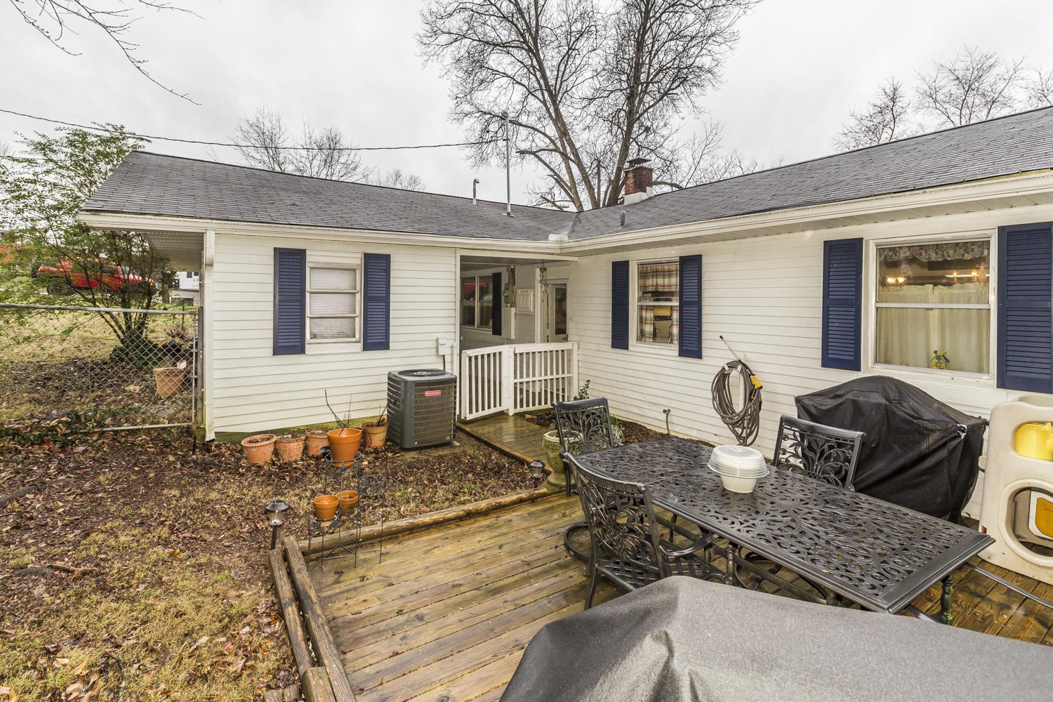 101 Parsons Road Oak Ridge, TN 37830 - Photo 5 of 31 a front view of a house with yard