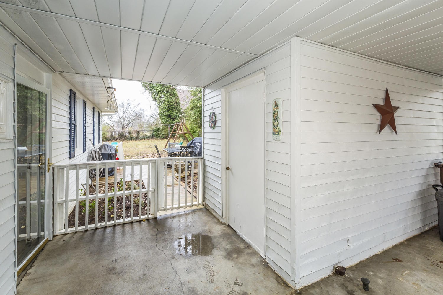 101 Parsons Road Oak Ridge, TN 37830 - Photo 7 of 31 a view of a balcony