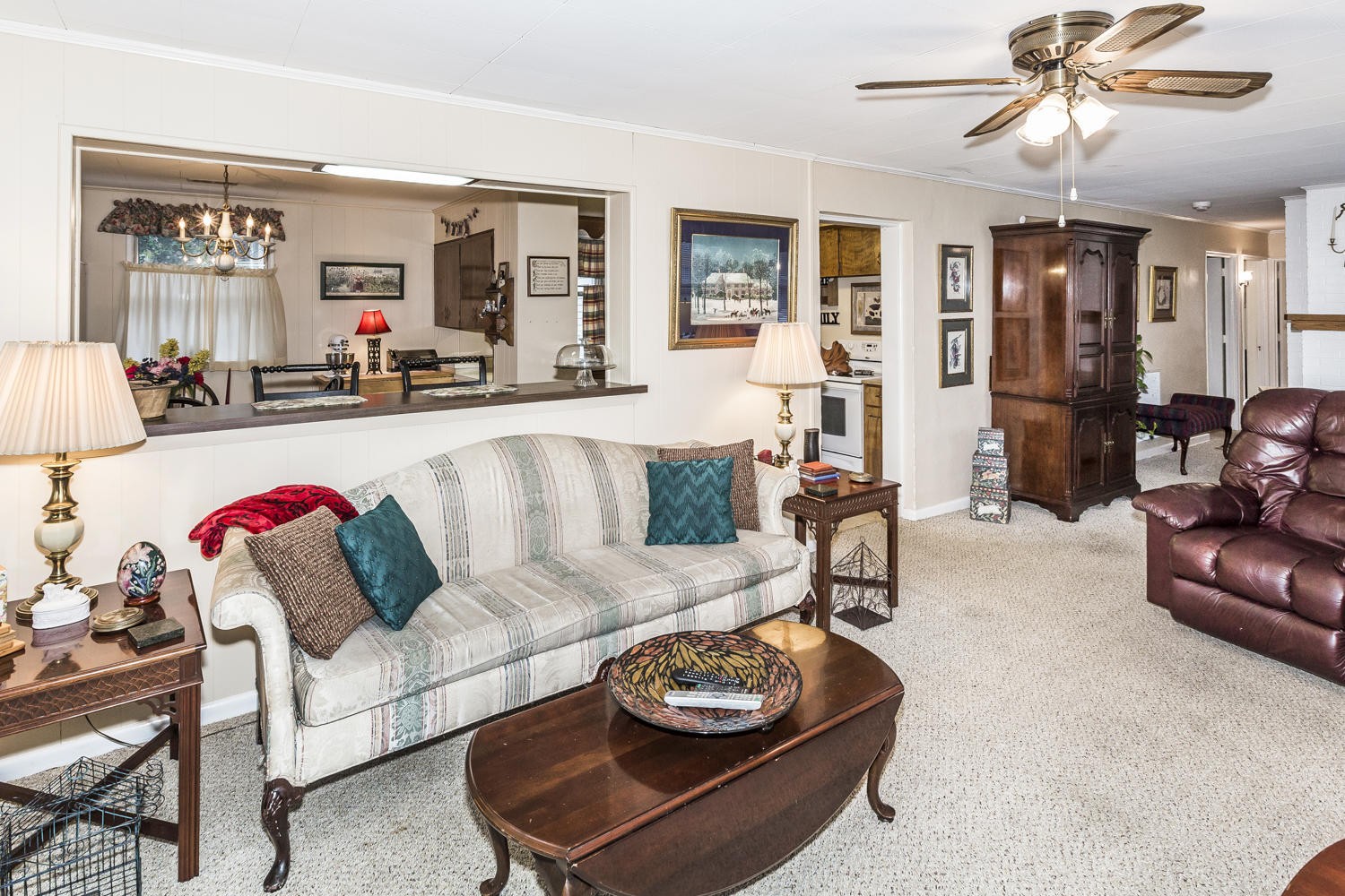101 Parsons Road Oak Ridge, TN 37830 - Photo 10 of 31 a living room with furniture and a table