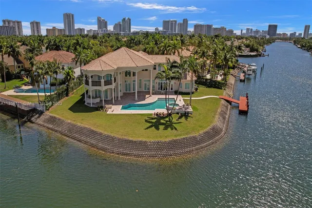 $8,690,000 | 1130 Harbor Court, Hollywood, FL 33019