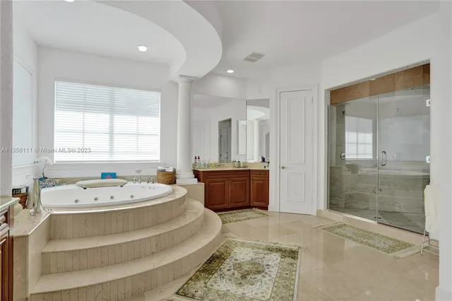 $8,690,000 | 1130 Harbor Court, Hollywood, FL 33019