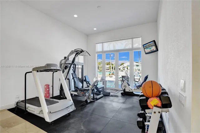 $8,690,000 | 1130 Harbor Court, Hollywood, FL 33019