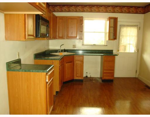 1148 Dohrman Street McKees Rocks, PA 15136 - Photo 8 of 13 Kitchen. Unit 2