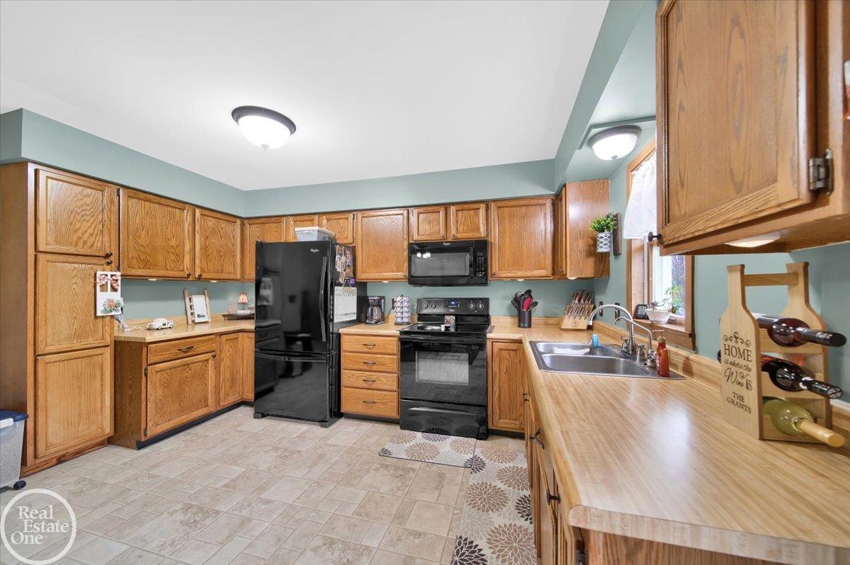 1300 Berkshire Road Sandusky, MI 48471 - Photo 18 of 45 50127318-17.JPG