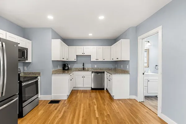 $3,200 | 95 Rumford Street, Concord, NH 03301