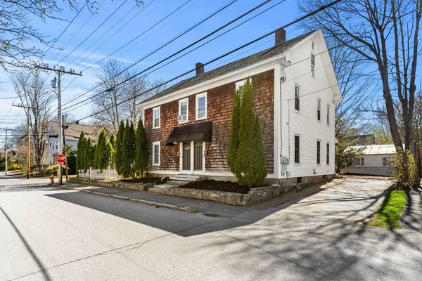 $3,200 | 95 Rumford Street, Concord, NH 03301