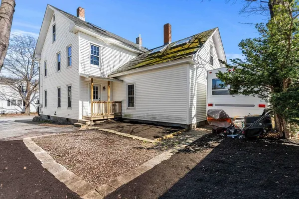 $3,200 | 95 Rumford Street, Concord, NH 03301