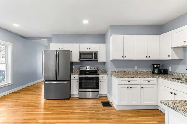 $3,200 | 95 Rumford Street, Concord, NH 03301