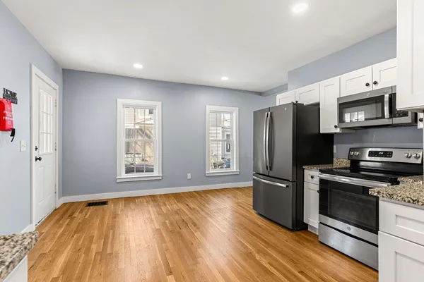 $3,200 | 95 Rumford Street, Concord, NH 03301