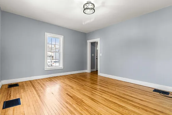 $3,200 | 95 Rumford Street, Concord, NH 03301