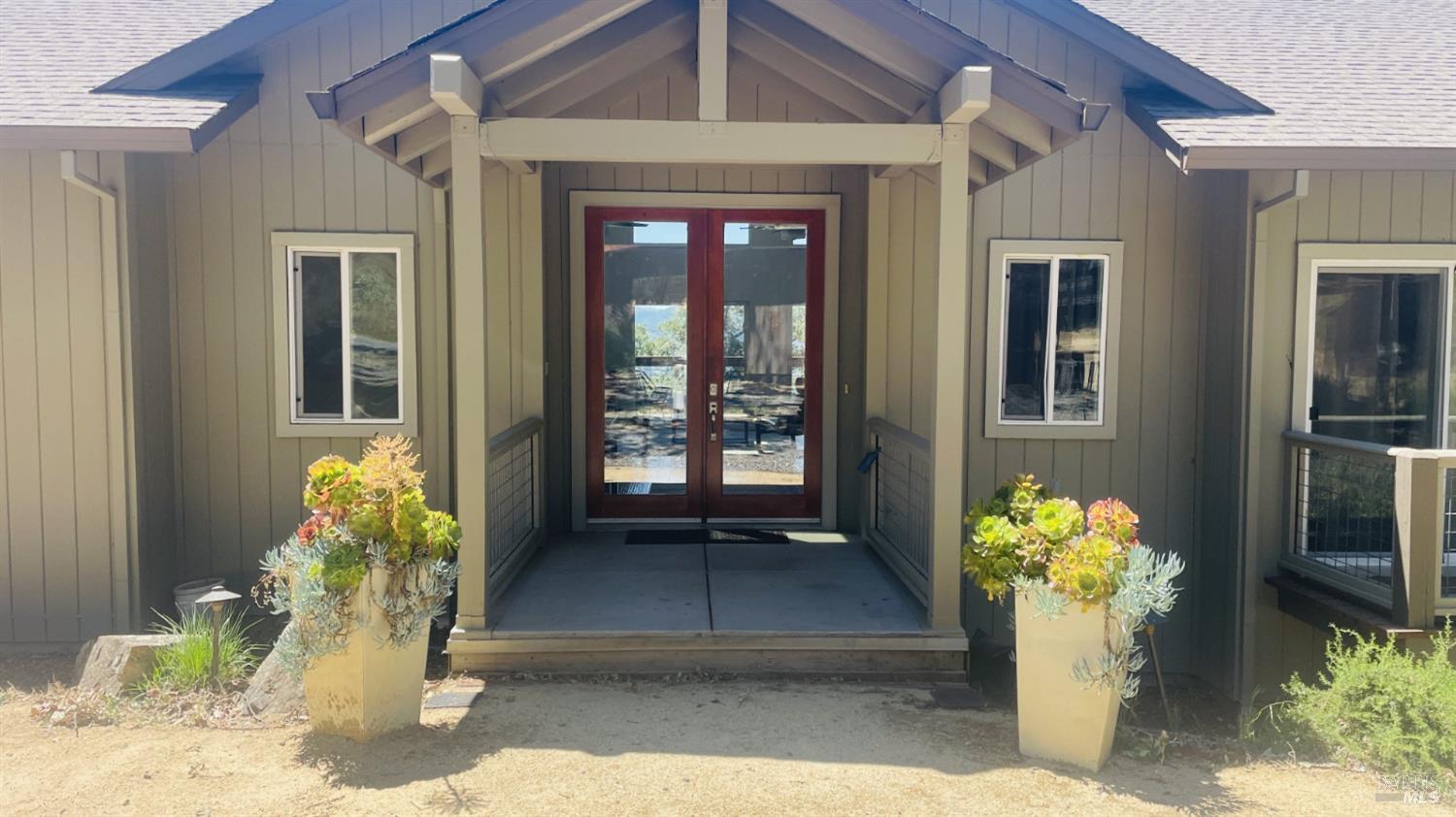 31000 Pine Mountain Road Cloverdale, CA 95425 - Photo 10 of 61 A scenic arrival sets the tone for this extraordinary Cloverdale estate.