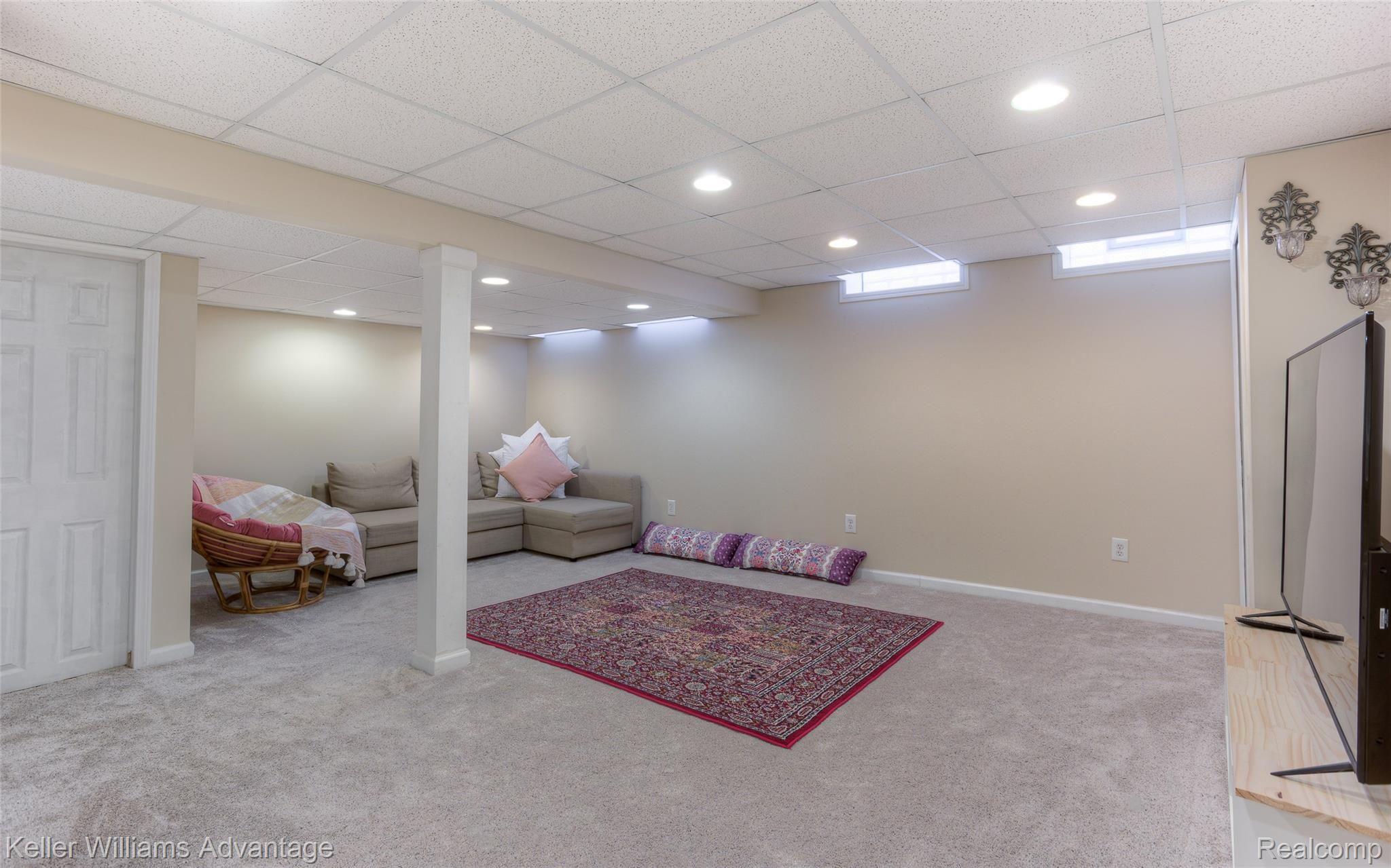 42302 Hanford Road Canton, MI 48187 - Photo 38 of 49 42302 hanford interiors (7).jpg