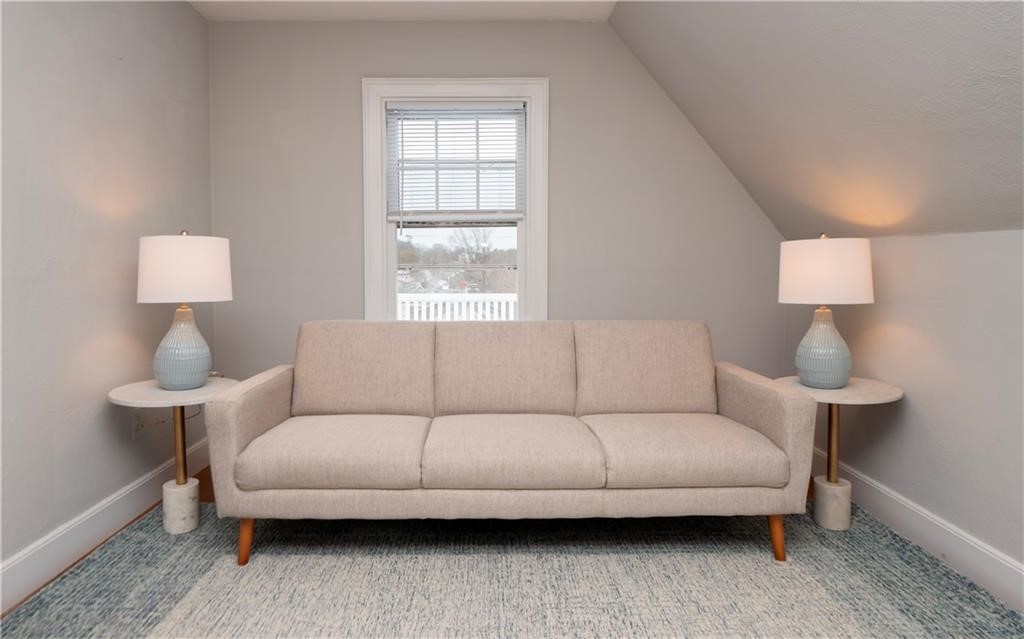 118 Ruggles Avenue, Unit 300 Newport, RI 02840 - Photo 8 of 28