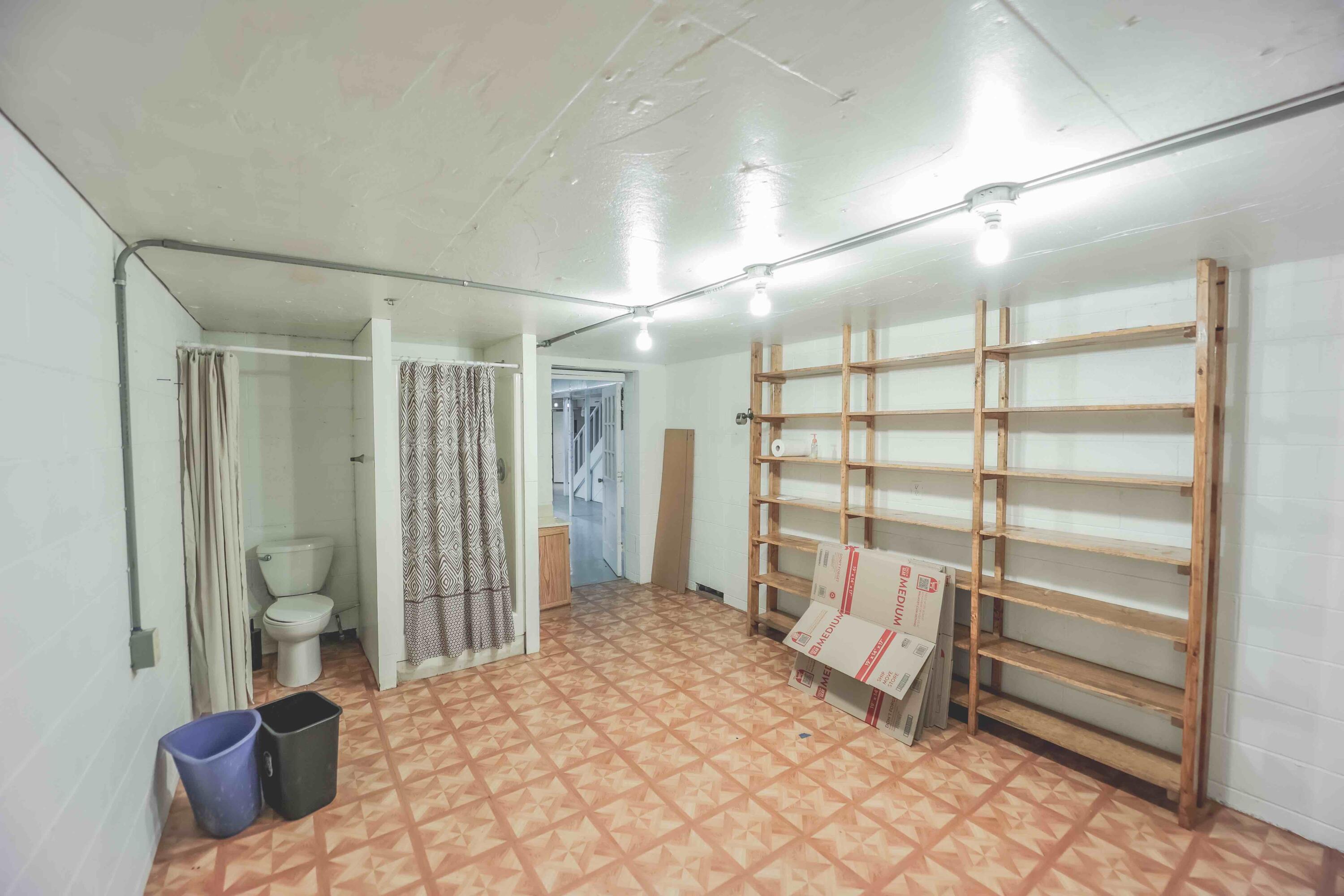 1685 Lexington Road Lancaster, KY 40444 - Photo 56 of 81 basement full bath
