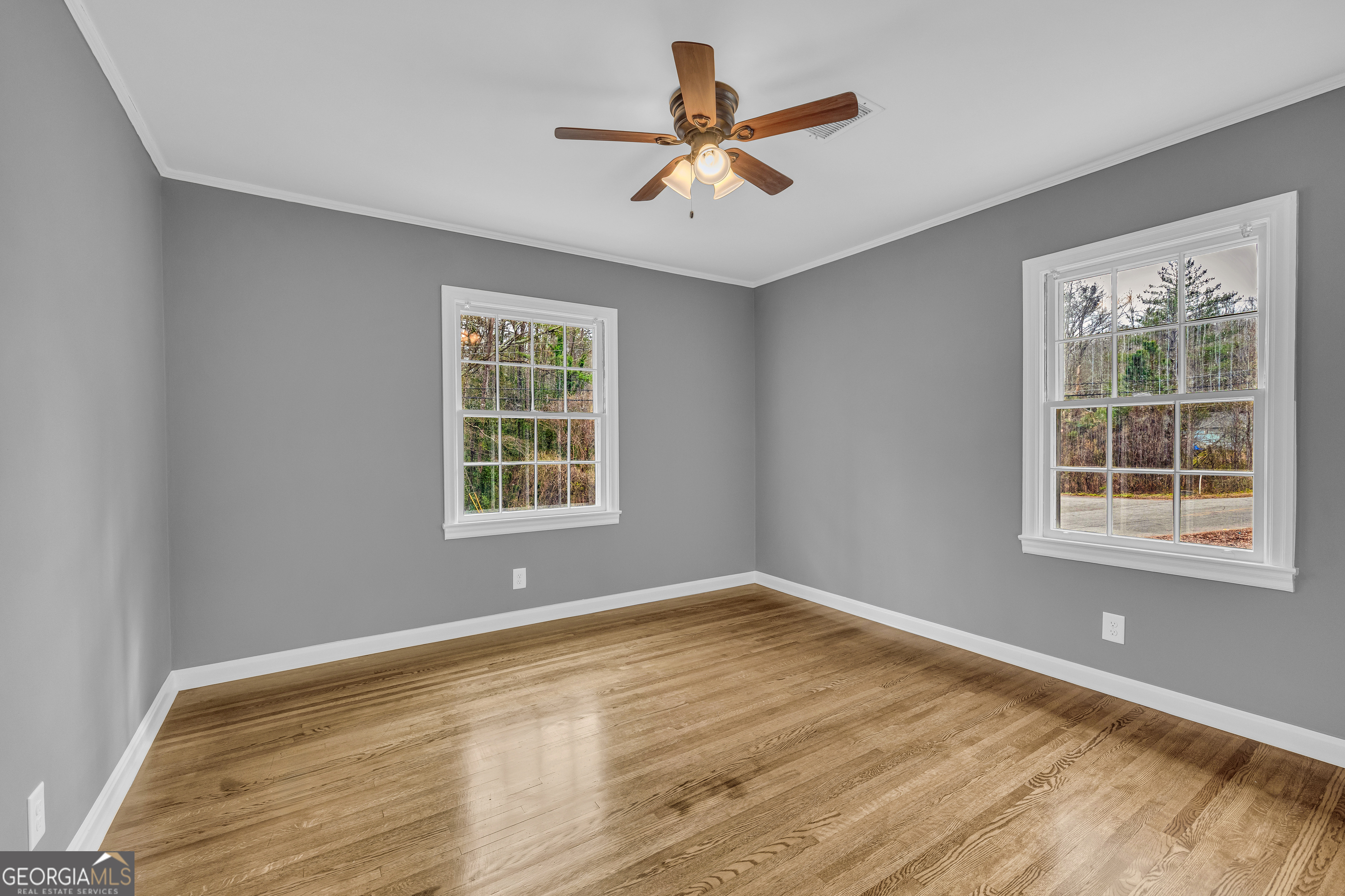 998 Rosedale Street Toccoa, GA 30577 - Photo 4 of 43 a view of an empty room with a window