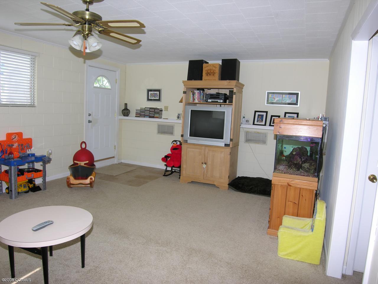 325 Nine Foot Road Newport, NC 28570 - Photo 6 of 13 Family room or 4th bedroom