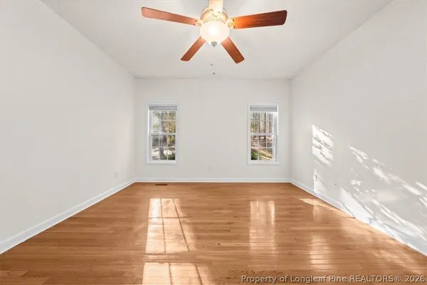 a view of empty room with window