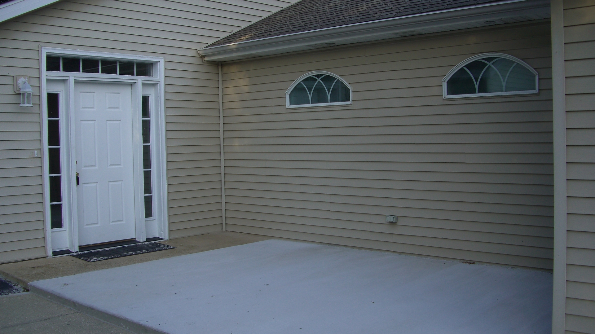 2055 North 35th Road Ottawa, IL 61350 - Photo 26 of 41 a view of a door of a house