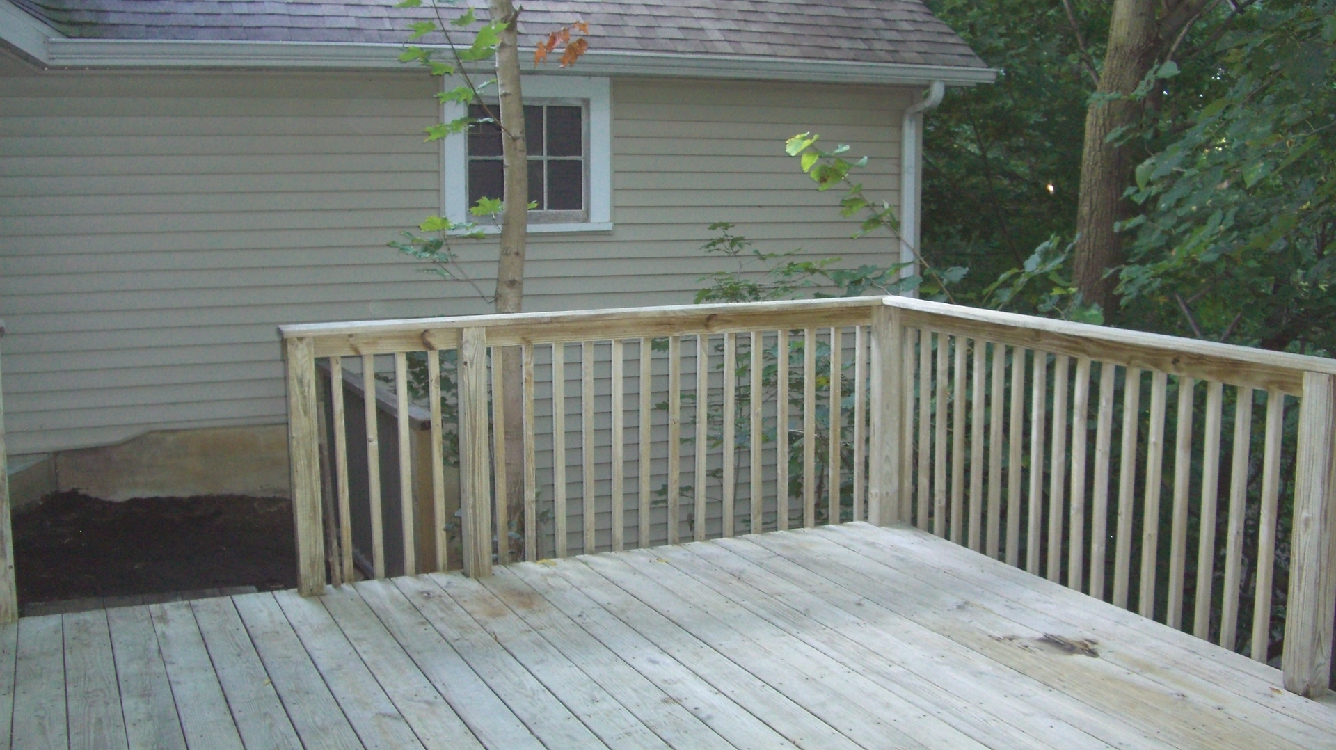 2055 North 35th Road Ottawa, IL 61350 - Photo 27 of 41 a view of wooden balcony