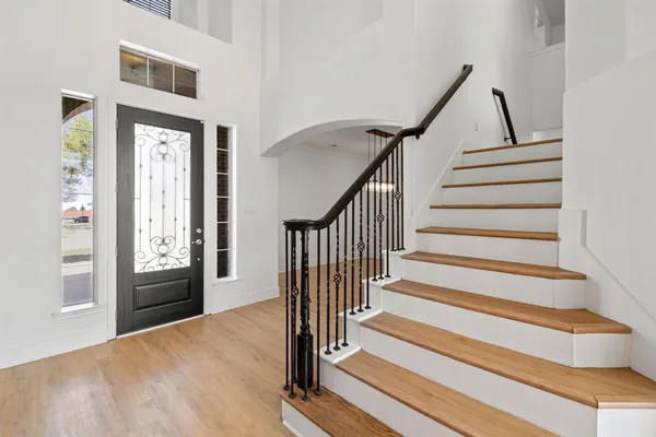 a view of an entryway with seating