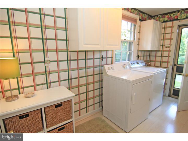 61 Hunters Lane Devon, PA 19333 - Photo 10 of 25 Gallery Image 10