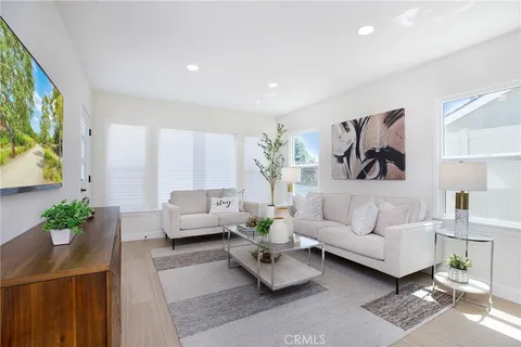 $1,995,000 | 2019 Orange Avenue, Costa Mesa, CA 92627