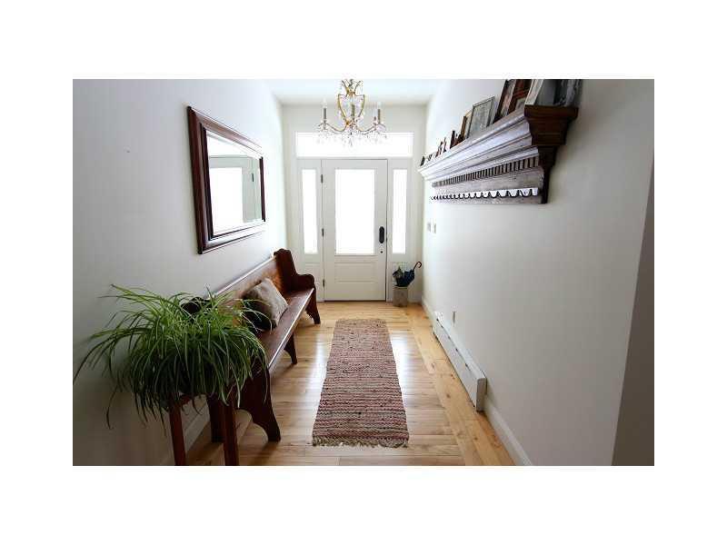 39 Dyer Road Lewiston, ME 04240 - Photo 11 of 32 Foyer.