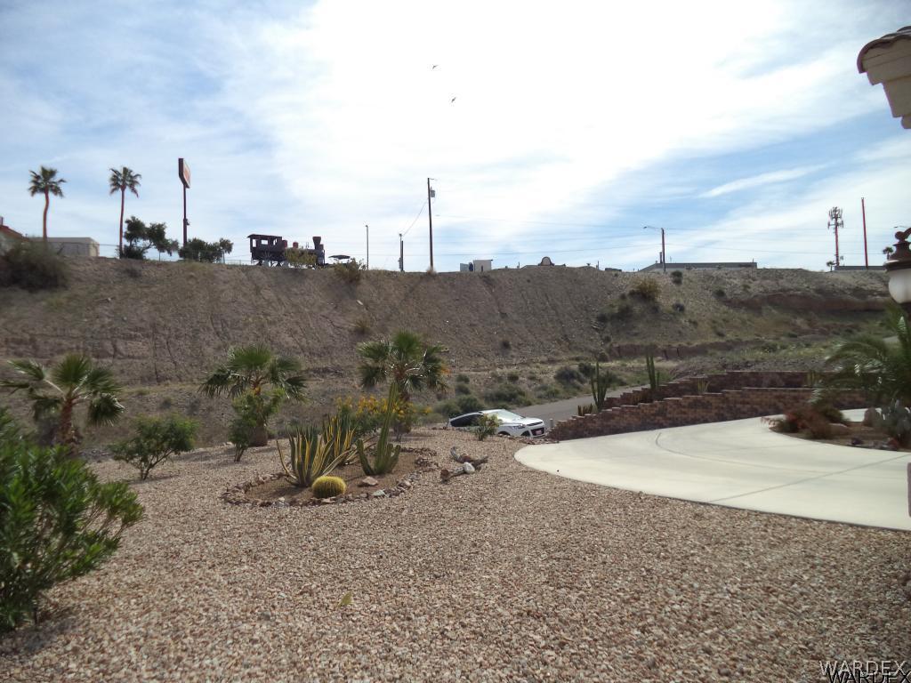 3899 Rising Sun Road Bullhead City, AZ 86442 - Photo 29 of 33 Front Yard