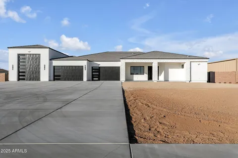 $1,400,000 | 1602 East Cloud Road, Phoenix, AZ 85086