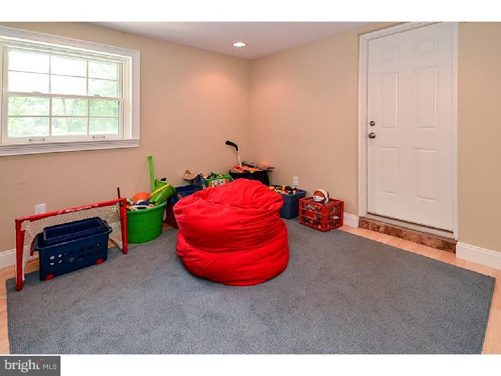 1346 Harris Road Dresher, PA 19025 - Photo 16 of 25 Gallery Image 16