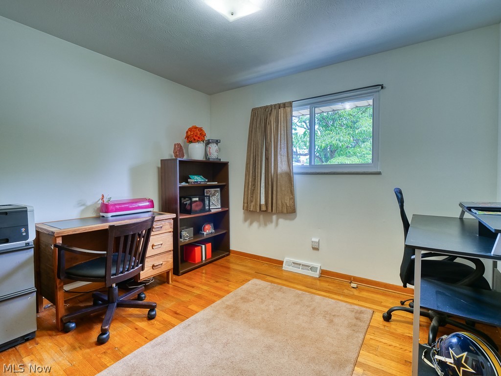 13943 Sheldon Road Cleveland, OH 44130 - Photo 26 of 35