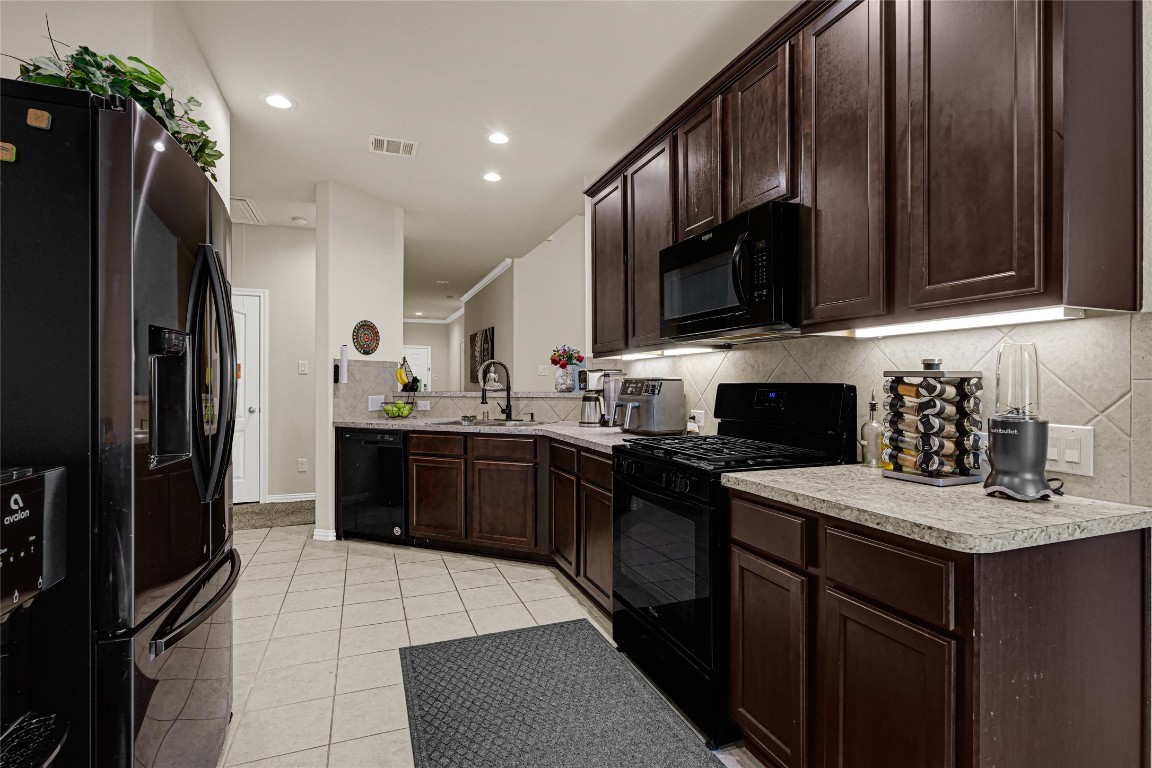 23007 Jetty Manor Lane Spring, TX 77373 - Photo 13 of 34