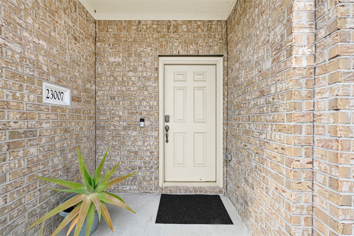 23007 Jetty Manor Lane Spring, TX 77373 - Photo 4 of 34