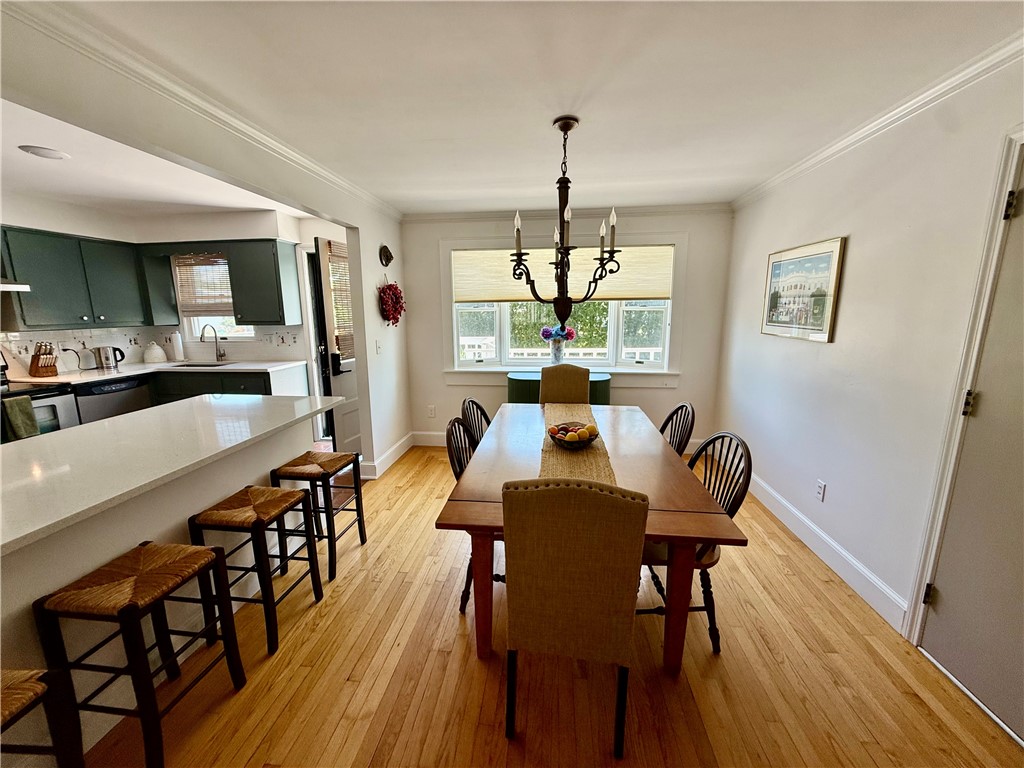 8 McCormick Road Newport, RI 02840 - Photo 2 of 14