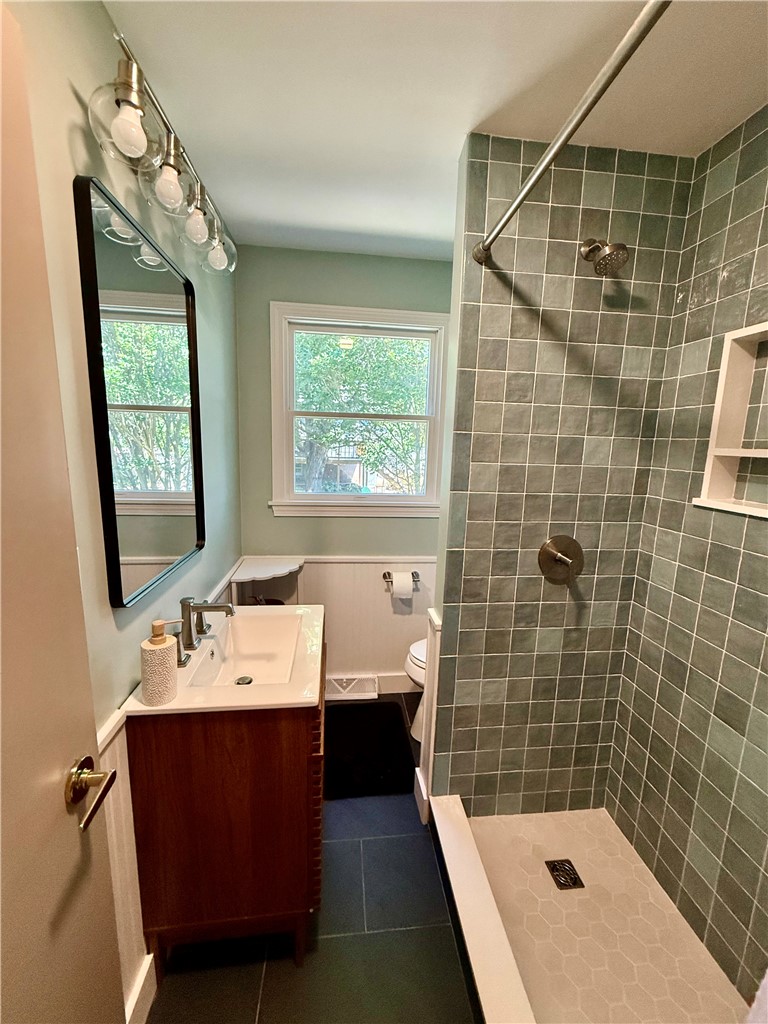 8 McCormick Road Newport, RI 02840 - Photo 6 of 14