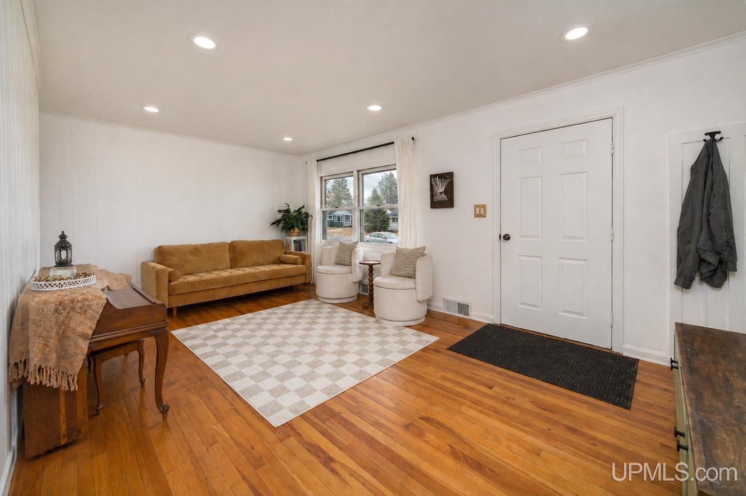 563 Jopling Street Ishpeming, MI 49849 - Photo 5 of 19
