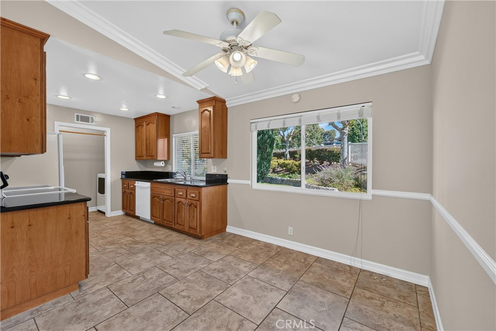 333 Surry Court Brea, CA 92821 - Photo 11 of 38
