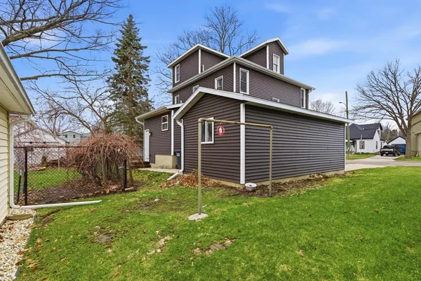 $329,000 | 333 South Main Street, Columbus, WI 53925