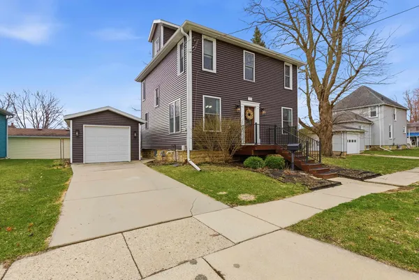 $329,000 | 333 South Main Street, Columbus, WI 53925