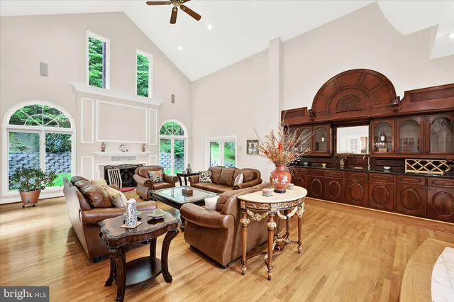 $1,550,000 | 5 Chamaral Court, Cockeysville, MD 21030