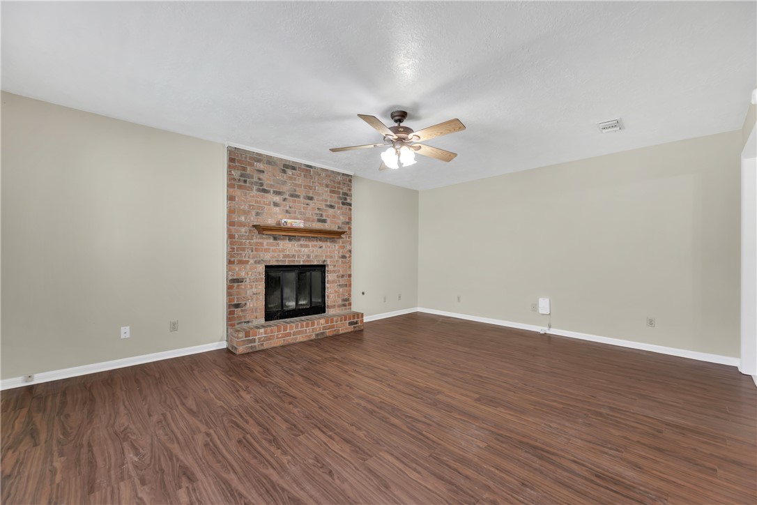3015 Red Robin Loop Bryan, TX 77802 - Photo 4 of 19