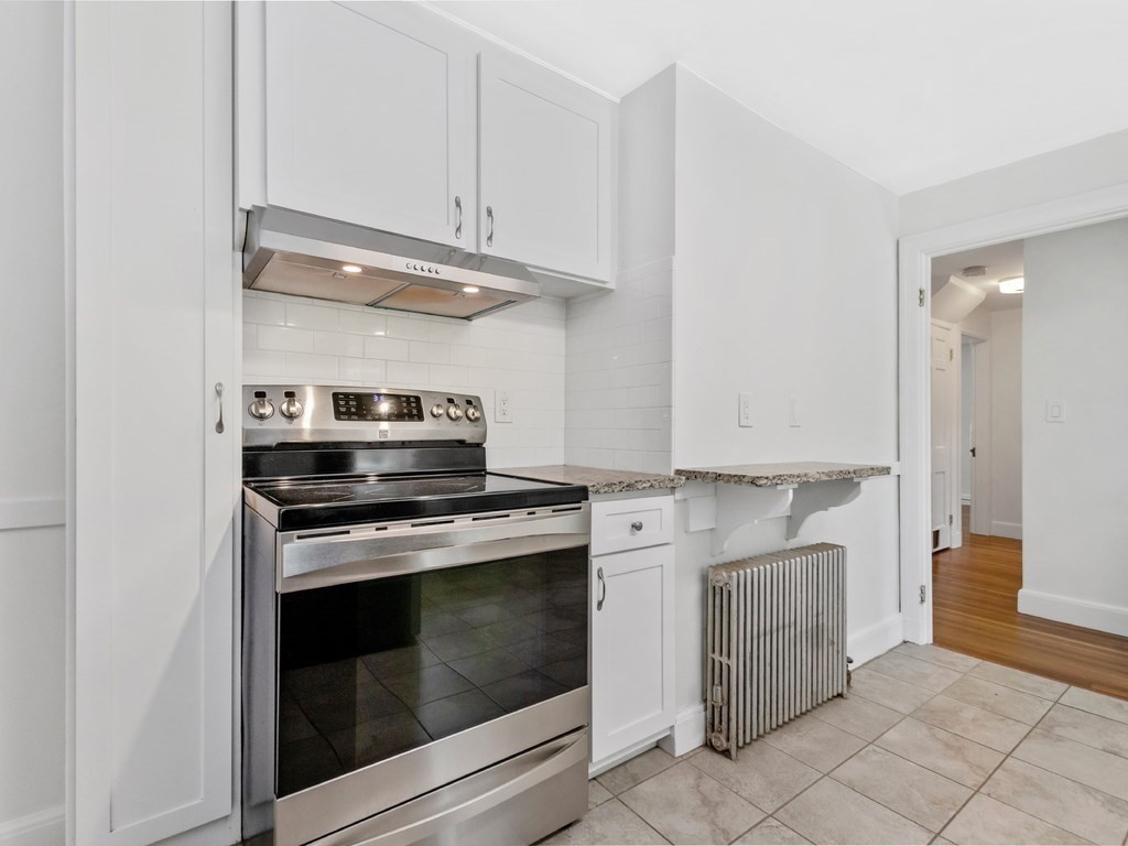 5 Leland Road Chestnut Hill, MA 02467 - Photo 5 of 15 Gallery Image 5