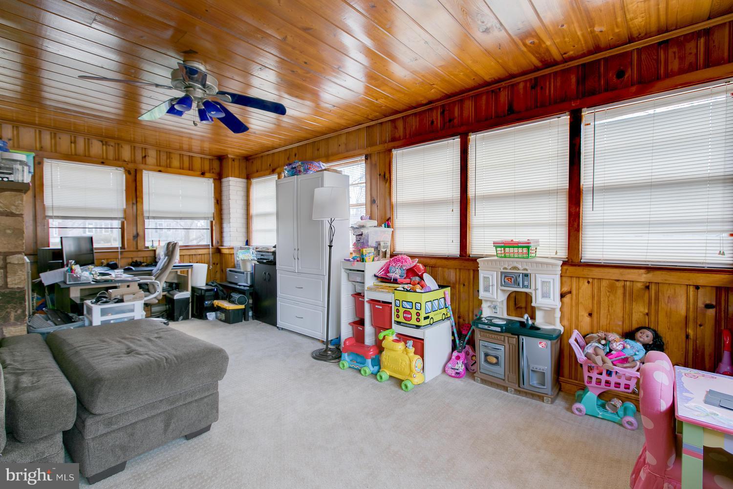 6776 Riley Road Warrenton, VA 20187 - Photo 12 of 30 Sun/Rec Room